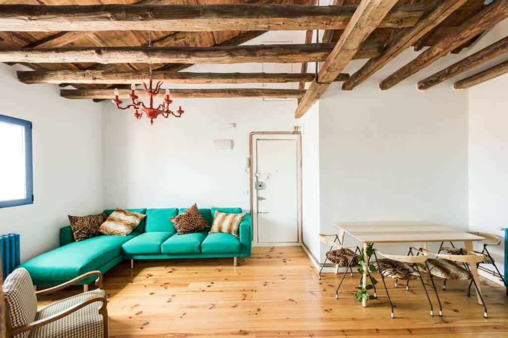 Atico De Mowgli - Sol Appartement Madrid Buitenkant foto